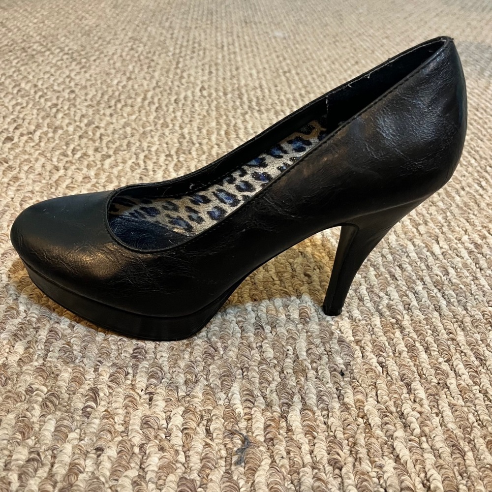 ❤️Unlisted Black Faux Leather Round Toe Stiletto Heel Platform Pumps Size 8.5 - Picture 13 of 16